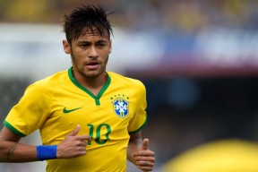 巴黎圣日耳曼继续稳居积分榜首，豪取多场胜利